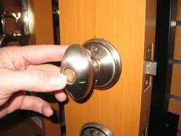 Locksmith Master Store Crownsville, MD 410-401-0236 - door-unlock